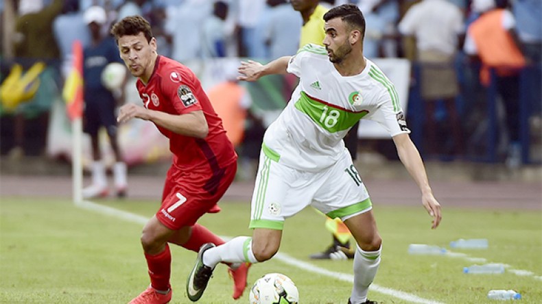 فريق وطني منهار وغير منسجم ومدرب ضعيف تكتيكيا وخائف من نجومه