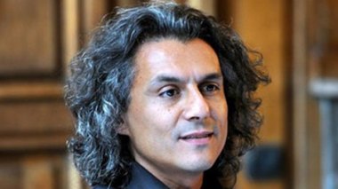 Le candidat à la présidentielle de 2014, Rachid Nekkaz rend son passeport français