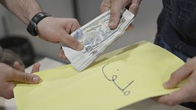 توقيف محضر قضائي تسلم رشوة بـ 5 ملايين بباتنة
