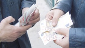 نواب يطالبون بلجنة برلمانية للتحقيق في تفشي الرشوة