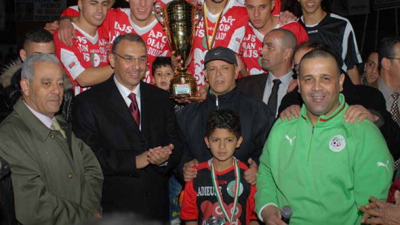 راديوز ربيع فوت ..فرجة للصغار وتكريم لعائلات ضحايا الطائرة العسكرية