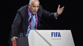 دعوات فلسطينية لمعاقبة الرجوب بعد سحبه طلب تجميد إسرائيل في الفيفا