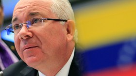 جولات مكوكية للدبلوماسية الفنزويلية.. والهدف 100 دولار لبرميل النقط