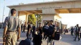فريق طبي جزائري ينتظر في طابور إغاثة الضحايا بغزة