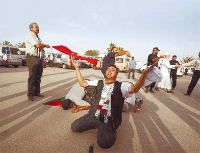 “Charayâne al-hayet 5” entre à Gaza : présence algérienne forte, et facilitations égyptiennes inattendues