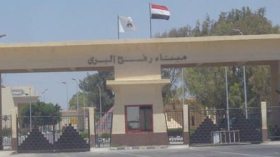 ثلاث عائلات جزائرية عالقة في معبر رفح تنتظر الضوء الأخضر من مصر