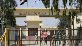 الشرطة المصرية تقتل مواطنا كان يحمل مساعدات لغزة