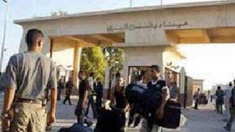 وفود عربية أجبرت على مغادرة رفح وأمريكيون وأوروبيون يدخلون غزة