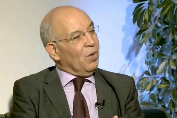 Report de la transition démocratique: le pouvoir pointé du doigt