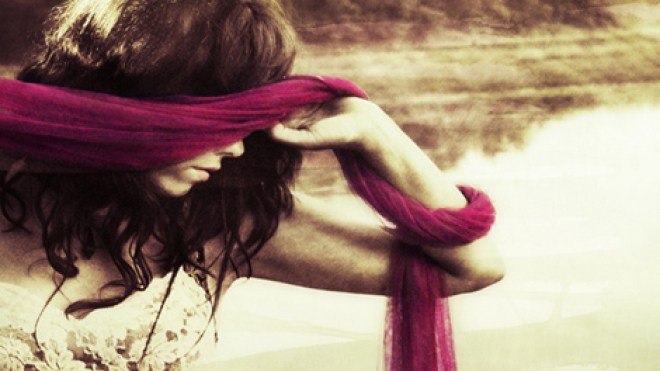 خطيبي‮ ‬مجهول‮ ‬النسب‮ ‬خامل‮ ‬لا‮ ‬يرغب‮ ‬في‮ ‬العمل