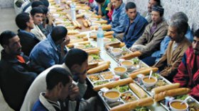 فتح‭ ‬220‭ ‬مطعم‭ ‬للرحمة‭ ‬ووجبات‭ ‬ساخنة‭ ‬أمام‭ ‬محطات‭ ‬النقل