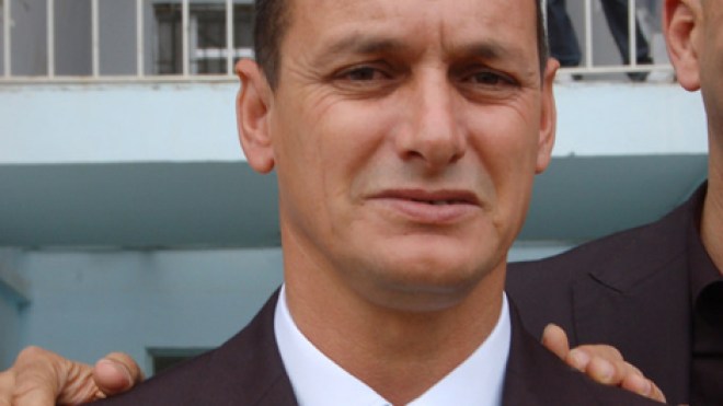 رحموني يوافق على البقاء في مولودية بجاية ومعارضوه يصرون على إيغيل