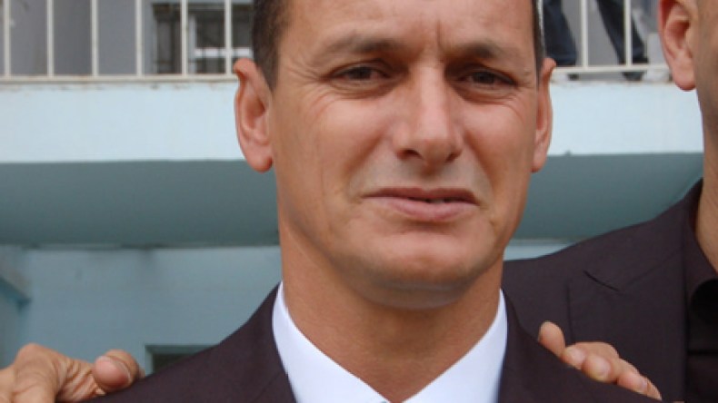 رحموني يوافق على البقاء في مولودية بجاية ومعارضوه يصرون على إيغيل