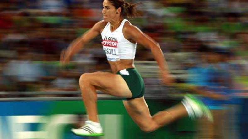 بطلة جزائرية تنتقد سياسة بناء المنشآت وإهمال الكفاءات