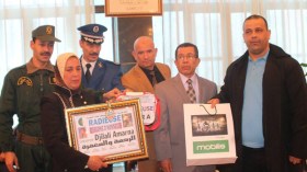 جمعية “راديوز” تتذكر عائلة المرحوم “جيلالي راينا راي” بتكريم مالي وشهادة تقدير