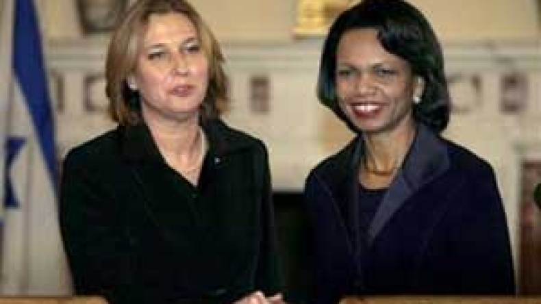 رايس تصل إلى إسرائيل في محاولة لإنقاذ محادثات السلام