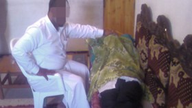 رقاة يمارسون الحرق والخنق.. وآخرون يصعقون مرضاهم بالكهرباء
