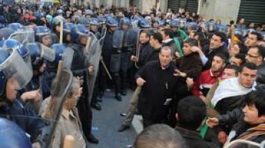 Unauthorised march of RCD in Algiers: 19 injured, 9 arrested then released