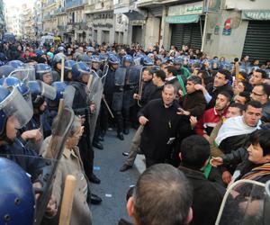 Unauthorised march of RCD in Algiers: 19 injured, 9 arrested then released