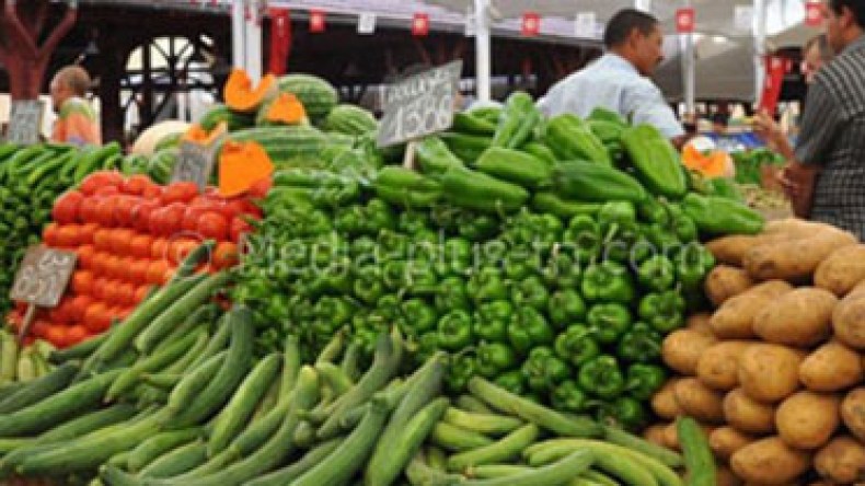 قراء “الشروق أونلاين” يحمّلون الحكومة مسؤولية إرتفاع الأسعار