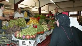 تدافع وغضب في الأسواق وعلى المخابز مع بداية النهار