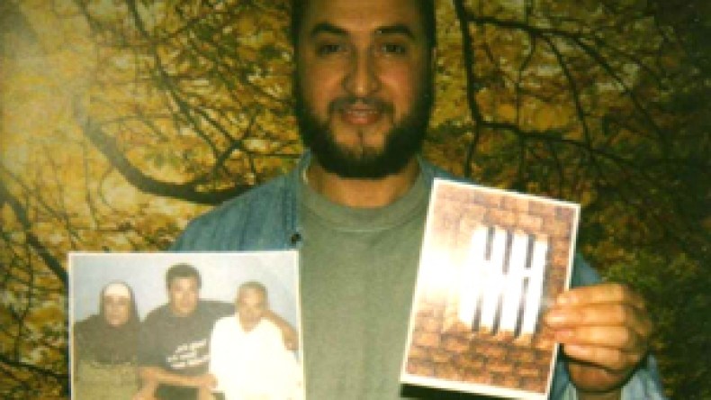 أخي فنان وشاعر يتقن 7 لغات ولا علاقة له بالإرهاب