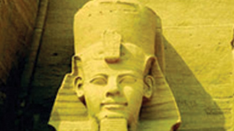 رمسيس الثاني بـ 400 مليون والإله أخناتون بـ 500 مليون