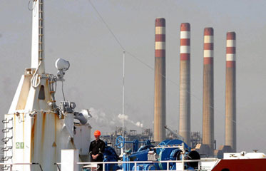 Sanctions pétrolières: l'Iran met en garde les pays du Golfe