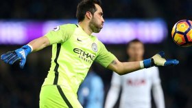 الحارس برافو يقترب من الرحيل عن السيتي