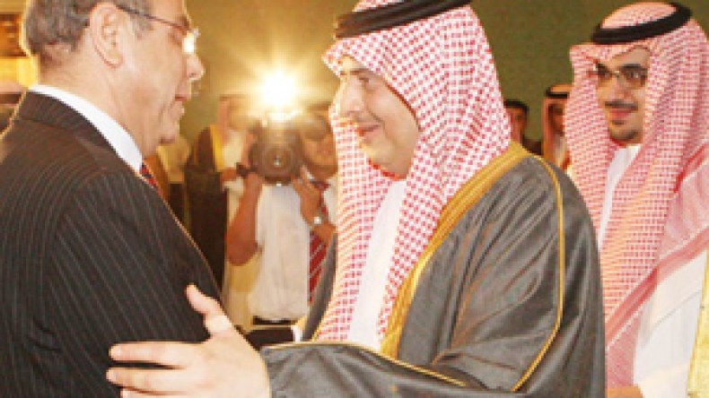 العرب يصفعون زاهر وينتخبون روراوة نائبا للأمير