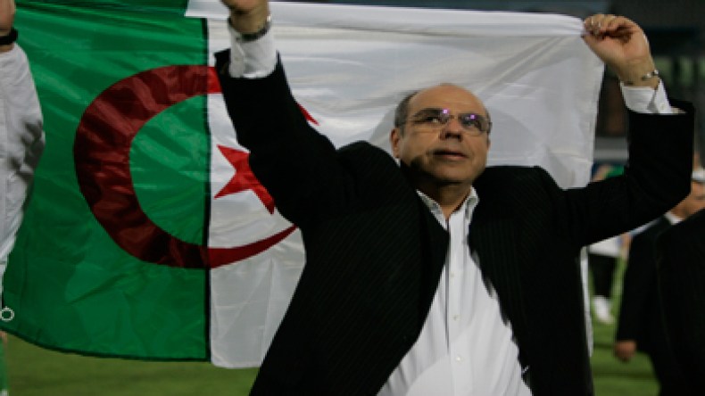 الفاف ترسل طلبات لفرق محترفينا لتسريحهم قبل 12 ماي