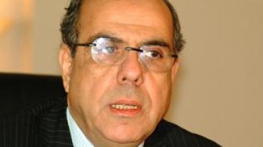 Raouraoua refused to shake hands with his Egyptian counterpart Samir Zaher blaming him for inciting the Egyptian attacks