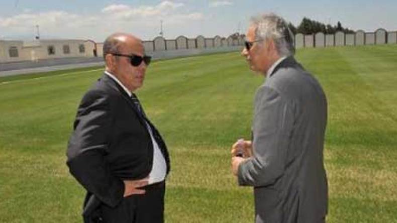راوراوة‮ ‬وخاليلوزيتش‮ ‬منتظران‮ ‬في‮ ‬عنابة‮ ‬وقسنطينة