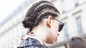 “الراستا” أو الضفائر الإفريقية.. موضة تغزو شوارعنا