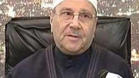 “معانقة العلم وتفويت الفرص على المتربصين خصوصية الجزائريين”