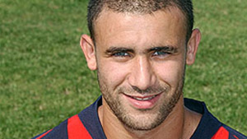 غزال يبدع ويساهم في فوز سينا