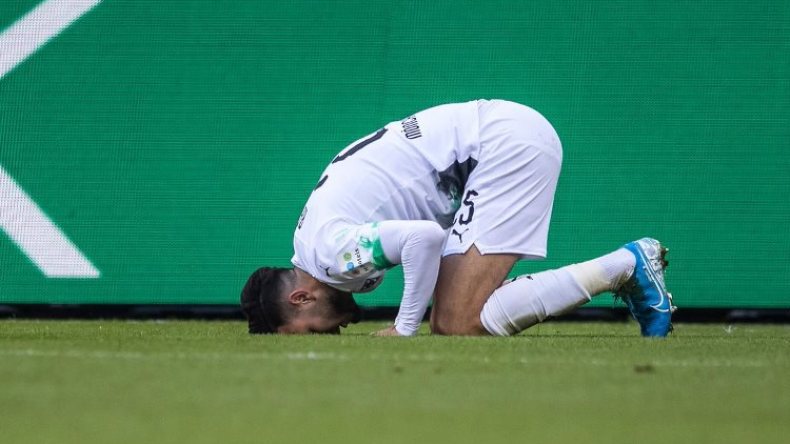 بن سبعيني يواصل التألق مع مونشنغلادباخ ويتشبّث بصدارة “البوندسليغا”