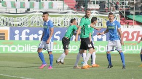 حرب باردة بين عماني والطاقم الفني ولاعبيه