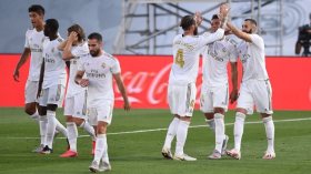 بن زيمة يُهدي الريال لقب البطولة الإسبانية