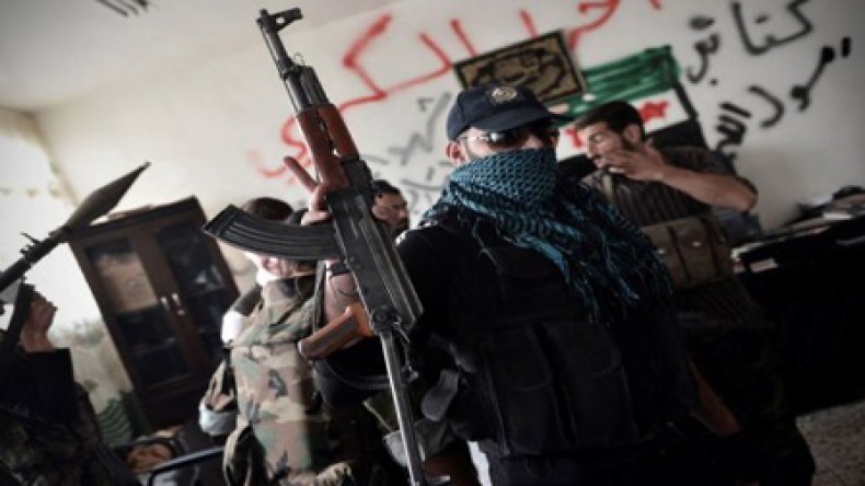 Syrian Rebels Attack Aleppo Security Compounds