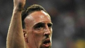 مدير نادي بايرن ميونيخ الالماني: لن ننظر مطلقا في أمر بيع ريبري