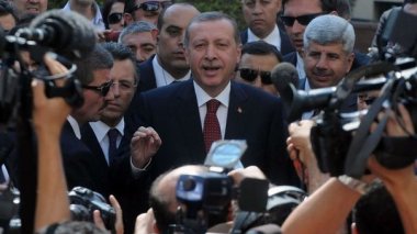 Erdogan accueilli en héros en Égypte