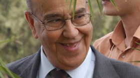 فرنسا  وبريطانيا  وألمانيا  ضغطوا على الجزائر  لتجميد  قانون  استعمال  اللغة  العربية