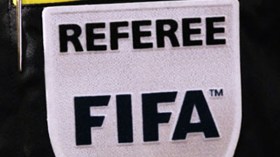 سحب الشارة الدولية من الحكم الذي منح ضربة جزاء وهمية لبوركينا فاسو أمام الخضر