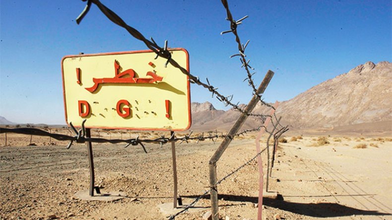 فرنسا دفنت نفايات 17 تجربة نووية في الصحراء الجزائرية