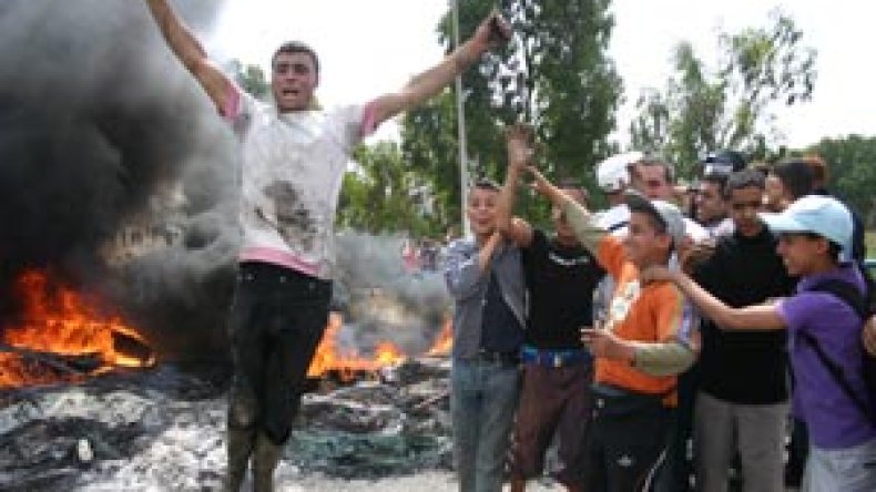 الغضب والمشاكل النائمة تنقل عدوى الاحتجاجات الى الرغاية