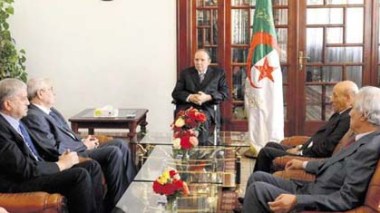 Le remaniement ministériel qualifié par la presse nationale de “profond” changement