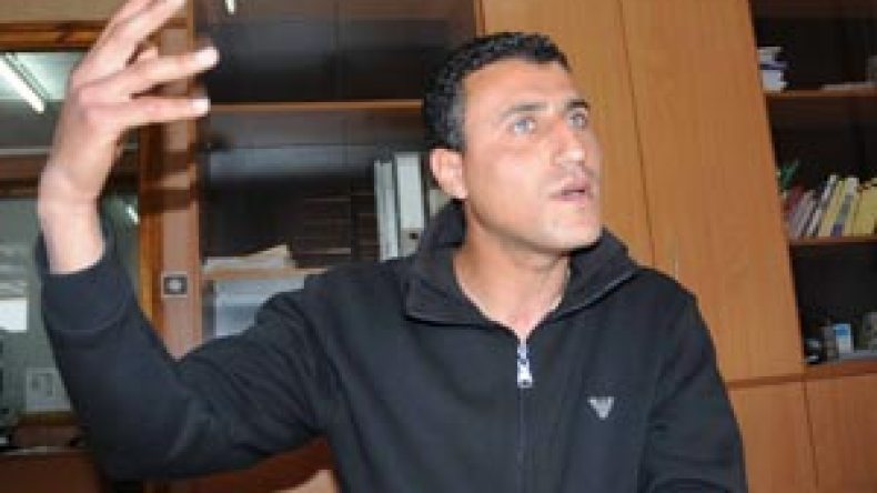 شاب جزائري يتحدى “الحراڤة” في عرض  بحار الإقصاء