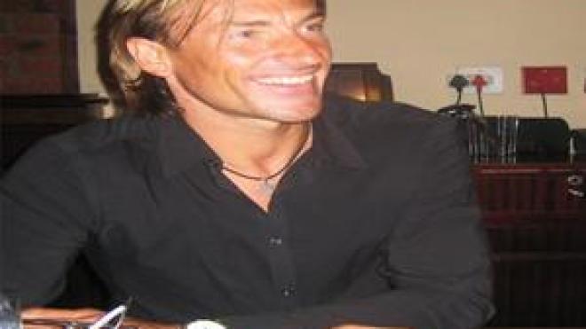 رونار خليفة لشحاتة مقابل 40 ألف يورو