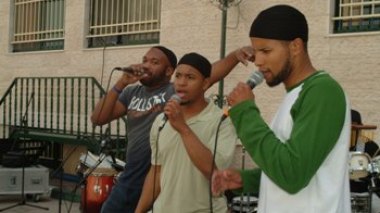 Le groupe musical américain « Native Deen » se produit à Tlemcen